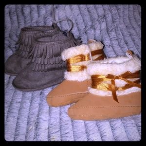 Infant slipper boots, size 9-12 months.